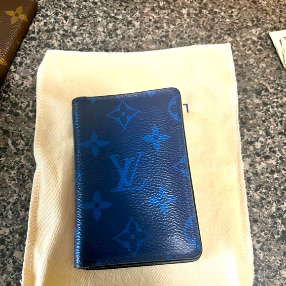 Louis Vuitton men’s card organizer